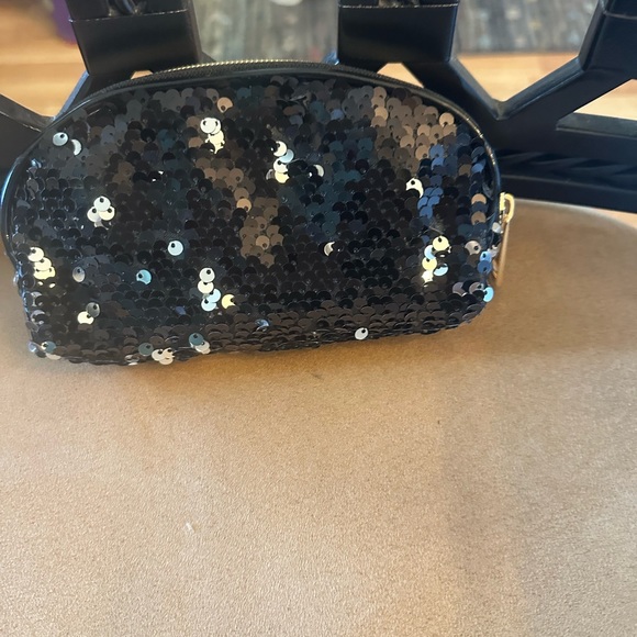 Vince Camoto Cosmetics Bag Sequin - Picture 2 of 3